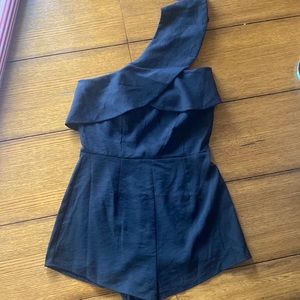 Lulu’s Butterfly Effect Black One-Shoulder Romper